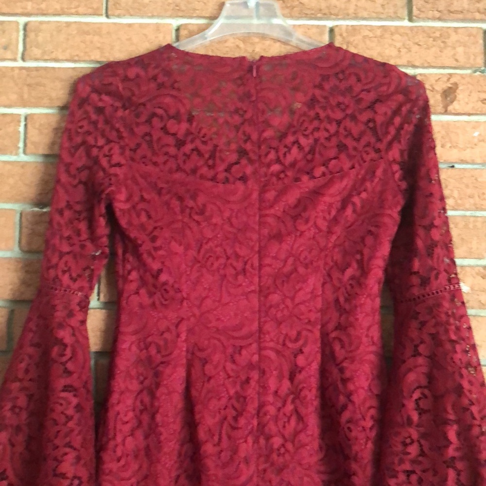 🍷WHBM🍷 PETITE BELL-SLEEVE LACE SHIFT DRESS🍷 - Picture 10 of 11